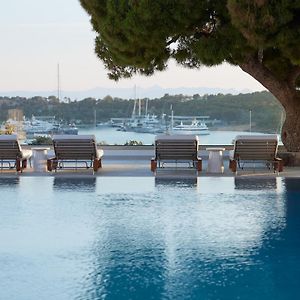 Vouliagmeni Suites